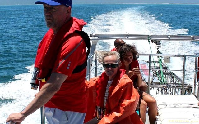 Gansbaai Marine Dynamics hosted Minister of Tourism Derek Hanekom_1